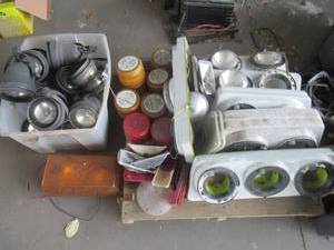 lot 54 image: WOLO HALOGEN MINI BAR LIGHT, ASSORTED STROBE LIGHTS, CEILING MOUNT LIGHTS AND MORE AS SHOWN