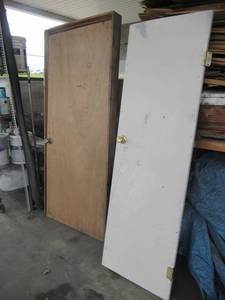 lot 57 image: 1 CLOSET DOOR 24 X 79 AND DOOR WITH FRAME 38 12 X 81 12