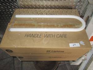 lot 69 image: GE LIGHTING FLUORESCENT LAMPS F32T8SPX30U6 BOXES CONTAIN 11 IN 1 BOX 12 IN THE OTHER