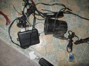 lot 72 image: AUTOPAGE RF-425 CAR ALARM WITH ACCESSORIES