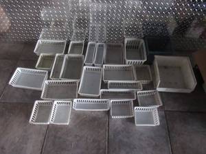 lot 77 image: SMALL PLASTIC BINS IN ALL SIZES AND SHAPES