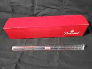 lot 8 image: Baccarat Ruler Paperweight