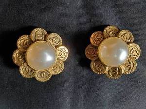 lot 24 image: Chanel Clip Earrings