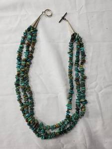 lot 69 image: Multi-Strand Turquoise Chip Necklace