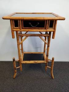 lot 87 image: Vintage Victorian Inspired Fern Stand