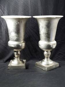lot 100 image: Metal Urns