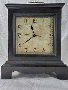 lot 126 image: Wooden Mantel Clock