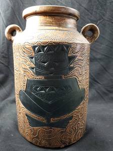 lot 171 image: Ethnic Motif Ceramic Vase