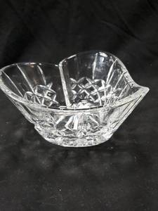 lot 129 image: Waterford Crystal Heart Dish