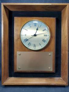 lot 139 image: Wooden Trophy Clock