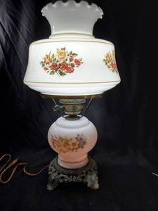 lot 128 image: Vintage Lantern Style 2 Light Lamp