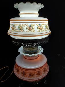 lot 132 image: Vintage Lantern Style 2 Light Lamp