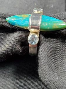 lot 90 image: Sterling Silver Turquoise & Aquamarine Ring