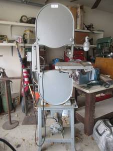 lot 3 image: INDUSTRIAL BANDSAW WITH MARK 26 LB AND SER NO. 31-1187 HAS LIGHT FOR WORKING BUILT IN APPROX. 66 X 22 X 14