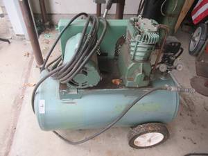 lot 7 image: SPEEDAIRE PORTABLE AIR COMPRESSOR WITH OPERATION MANUAL