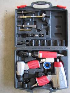 lot 23 image: HUSKY PNEUMATIC SET INCLUDES 12 IMPACT WRENCH 260 FT LBS, AIR HAMMER 4300 BPM AND 38 RATCHET WRENCH 50 FT LBS AND SOCKETS, BITS IN ORIGINAL CASE AND MORE