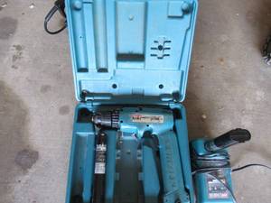 lot 29 image: MAKITA CORDLESS DRIVER DRILL MODEL# 6095D WITH CHARGER IN ORIGINAL CASE