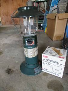 lot 87 image: COLEMAN PROPANE LANTERN WITH EXTRA REPLACEMENT GLOBE
