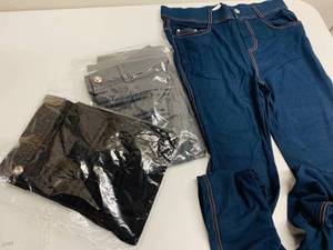 lot 32 image: Womens Jean Pants 3-Pack Size Medium