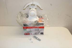 lot 51 image: Defiant Motion Security Flood Light