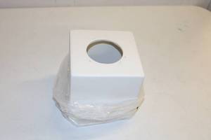 lot 98 image: Tissue box Cover White