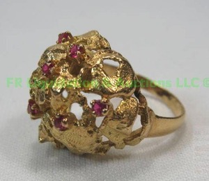 lot 44 image: 18K Yellow Gold, Synthetic Ruby, Ring