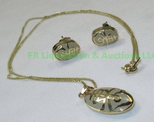 lot 77 image: 14K Gold, Nephrite Jade, Asian symbols Earrings & matching necklace