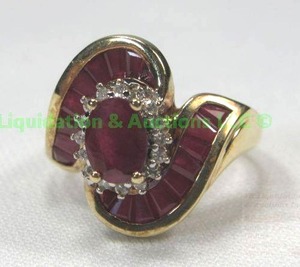 lot 81 image: 10Kt Gold, ruby, diamond, ring