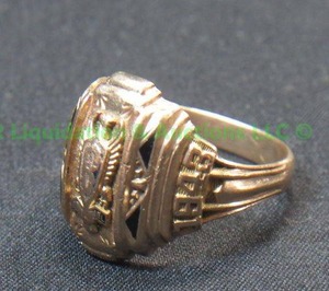 lot 85 image: 10K Gold, Enamel, Class of 1943 Ring