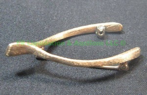 lot 110 image: 14K Gold, Diamond, Wishbone Brooch