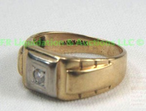lot 127 image: 10K Gold, Diamond, Gentlemans Two-Tone Gold Ring