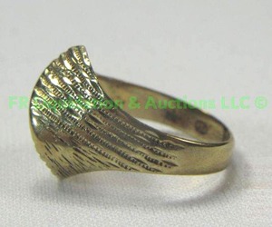lot 151 image: 10K Gold ring