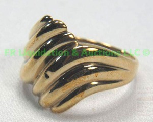 lot 154 image: 10K Yellow Gold Wave Ring