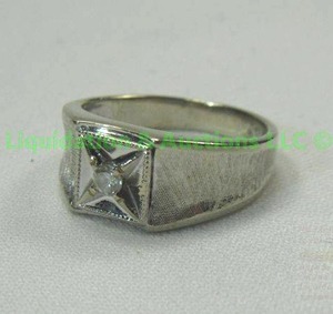 lot 157 image: 14K White Gold, Diamond, Gentleman�s Wedding Ring