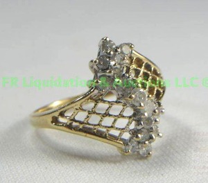 lot 165 image: 14K Gold, Diamond, Cluster Style Ring