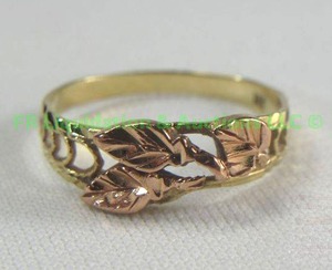 lot 169 image: 14k Black Hills Gold Leaf Ring