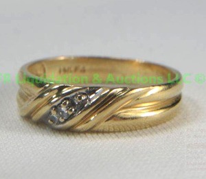 lot 170 image: 14K Two-Tone Gold, Diamond, Gentleman�s Band