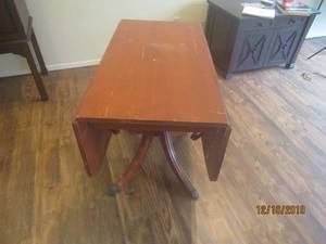 lot 5 image: VINTAGE DROP LEAF TABLE&nbsp