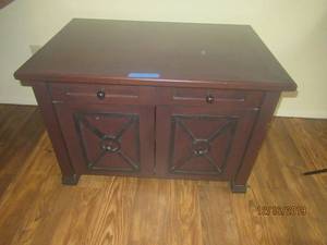lot 7 image: 2 DOOR 2 DRAWER NIGHT STAND&nbsp36LX24WX24.5H&nbsp