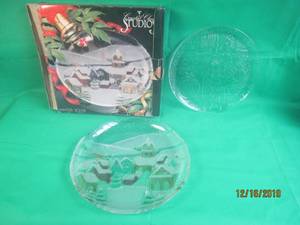 lot 20 image: CHRISTMAS PLATTERS&nbsp