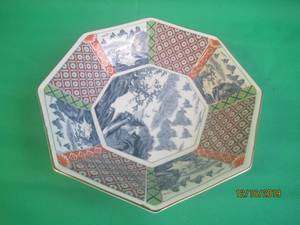 lot 33 image: 10 EIGHT SIDE HAND PAINTED ASIAN INSPIRED BOWL