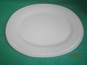 lot 42 image: STRING OF PEARLS PLATTER MADE IN CHINA