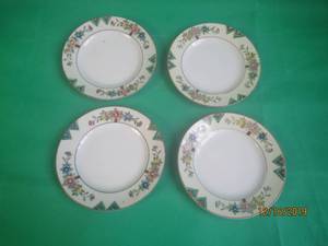 lot 49 image: 4 HAND PAINTED PLATES&nbsp