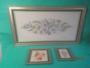 lot 69 image: CROCHET FRAMED WALL DECORS