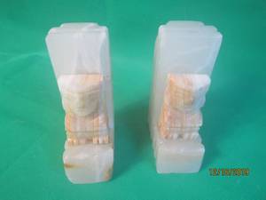 lot 76 image: MARBLE BOOK ENDS