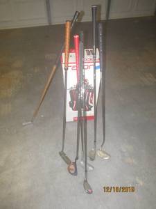 lot 101 image: VINTAGE GOLF CLUB WITH BAMBOO SHAFT&nbsp