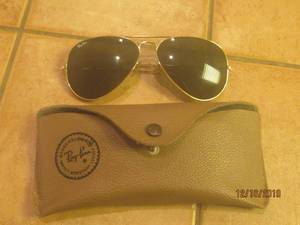 lot 117 image: VINTAGE AUTHENTIC RAY BAN AVIATOR SUNGLASSES WITH CARRY CASE