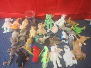 lot 78 image: BEANIE BABIES COLLECTION