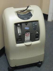 lot 10 image: OXYGEN CONCENTRATOR WITH SENS O2