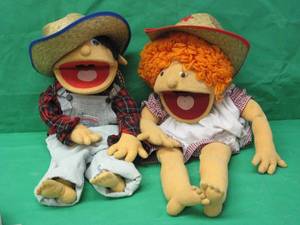 lot 25 image: HAND PUPPETS